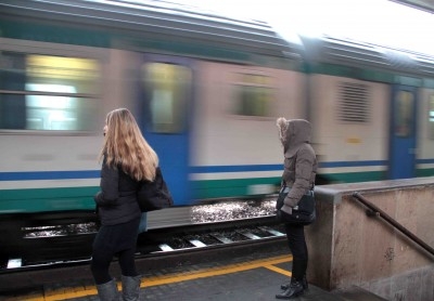 Molestata in treno nell’indifferenza generale