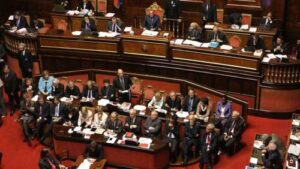 Settore auto. Il governo convoca un tavolo di confronto ma “dimentica” i sindacati
