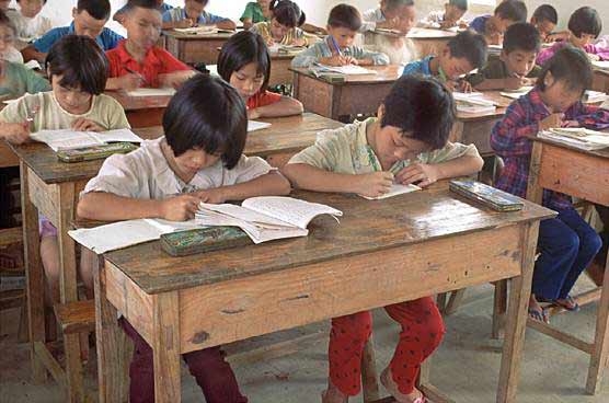 Cina. Bambino di 10 anni si suicida su ordine del maestro