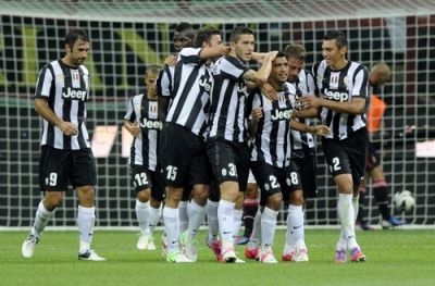 Roma, a sorpresa,  bloccata dal Sassuolo. La Juve, battuto il Napoli, è a un punto