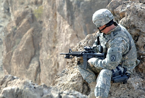 Afghanistan, ok per la presenza dei militari americani