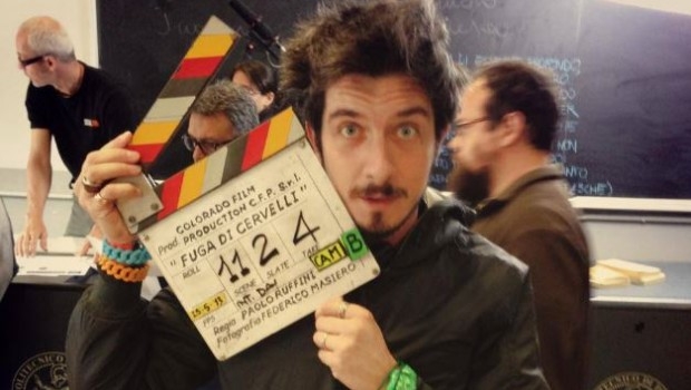 Fuga di cervelli. Esordio alla regia di Paolo Ruffini