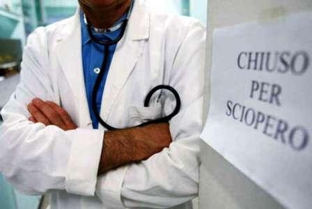 Precari sanità.  Zingaretti convochi subito tavolo