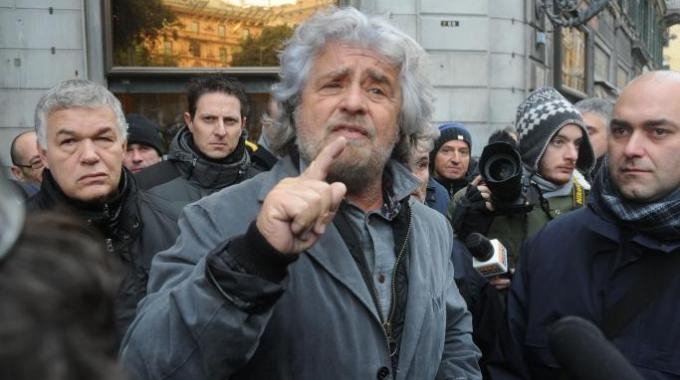 Genova, Grillo, Santoro, Travaglio e Emiliano