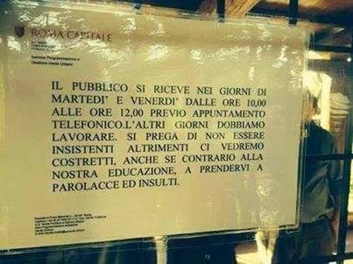 Roma. A ufficio verde urbano cartello shock
