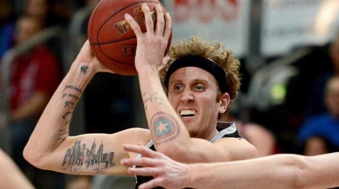 Basket. Walsh annienta Milano, James e Lewis fanno volare Brindisi, impresa della Virtus a Caserta