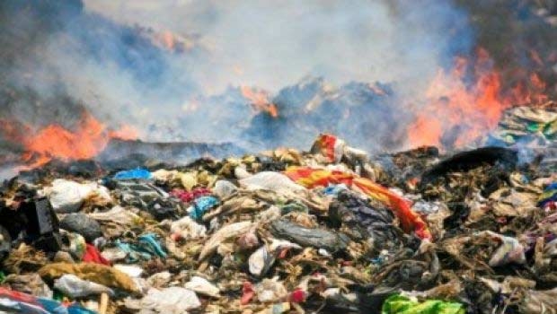 Il Parlamento taceva e nella Terra dei fuochi si moriva