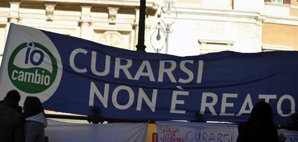 Staminali, cortei e tensioni nella capitale. Curarsi non è un reato
