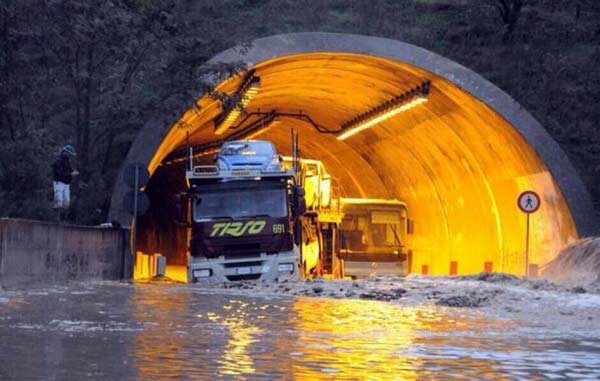 Alluvione Sardegna. Non si può morire di pioggia e di cementificazione