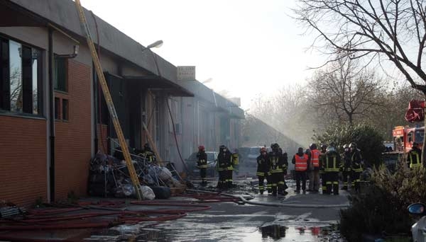 Incendio in fabbrica di cinesi. I morti salgono a 7, due feriti gravi