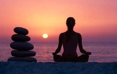 Proseguono gli incontri di meditazione danzando sotto la luna piena.