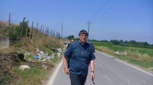 C’è voluto Don Patriciello, per “illuminare” la Terra dei Fuochi, pattumiera di rifiuti velenosi