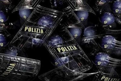 G8 di Genova, tre superpoliziotti arrestati per le violenze alla Diaz