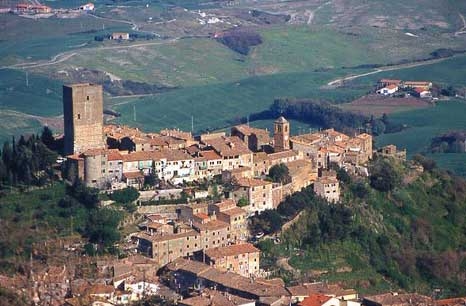 Massacrato a colpi d’accetta per non aver spento la luce