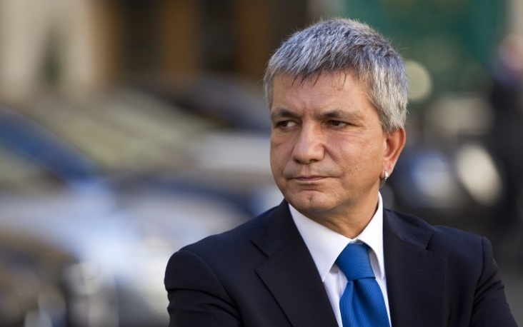 Sel marca la propria indipendenza e aspetta Renzi