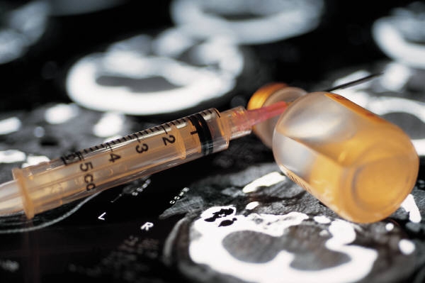 Droga. Colpo alla Fini-Giovanardi. Torna la distinzione tra leggere e pesanti