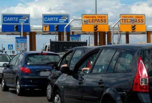 Il governo chiede sconti ai pendolari sulle autostrade