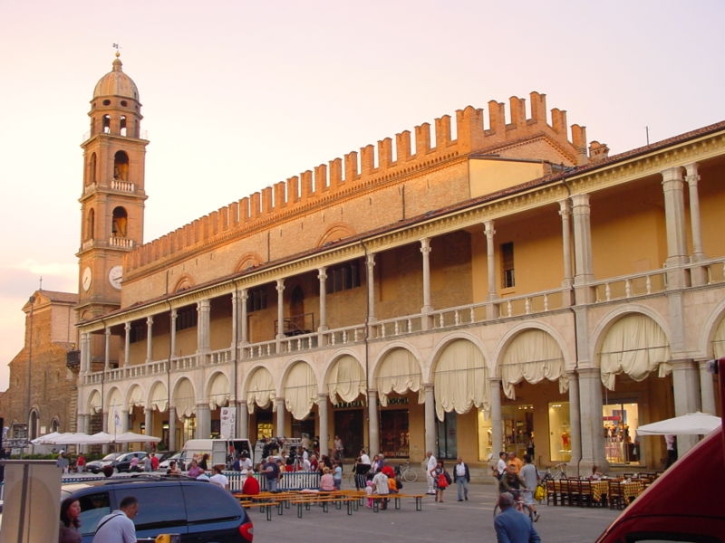Faenza: famiglie rom braccate e perseguitate