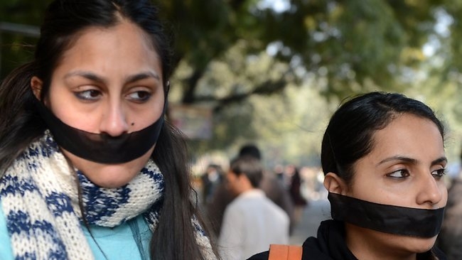 India. 12enne stuprata e bruciata viva, muore per le ustioni riportate