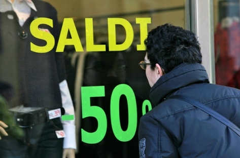 Partono i saldi. Nel 2013 quasi 12mila attività hanno chiuso i battenti