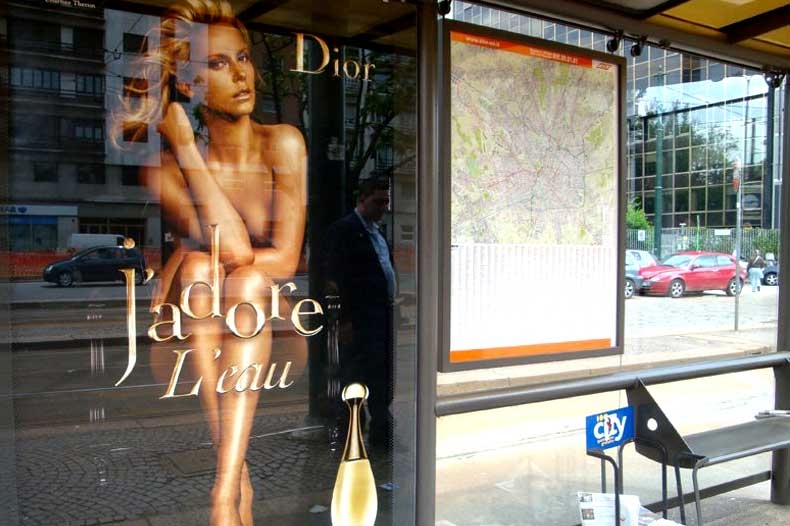 Violenza donne. A Lecce una mostra fotografica, ‘Chi è il maestro del lupo cattivo?’
