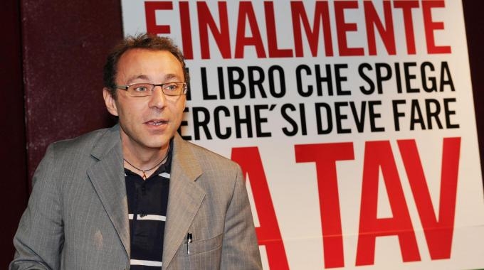 Tre molotov davanti alla porta di casa di senatore Pd favorevole alla Tav
