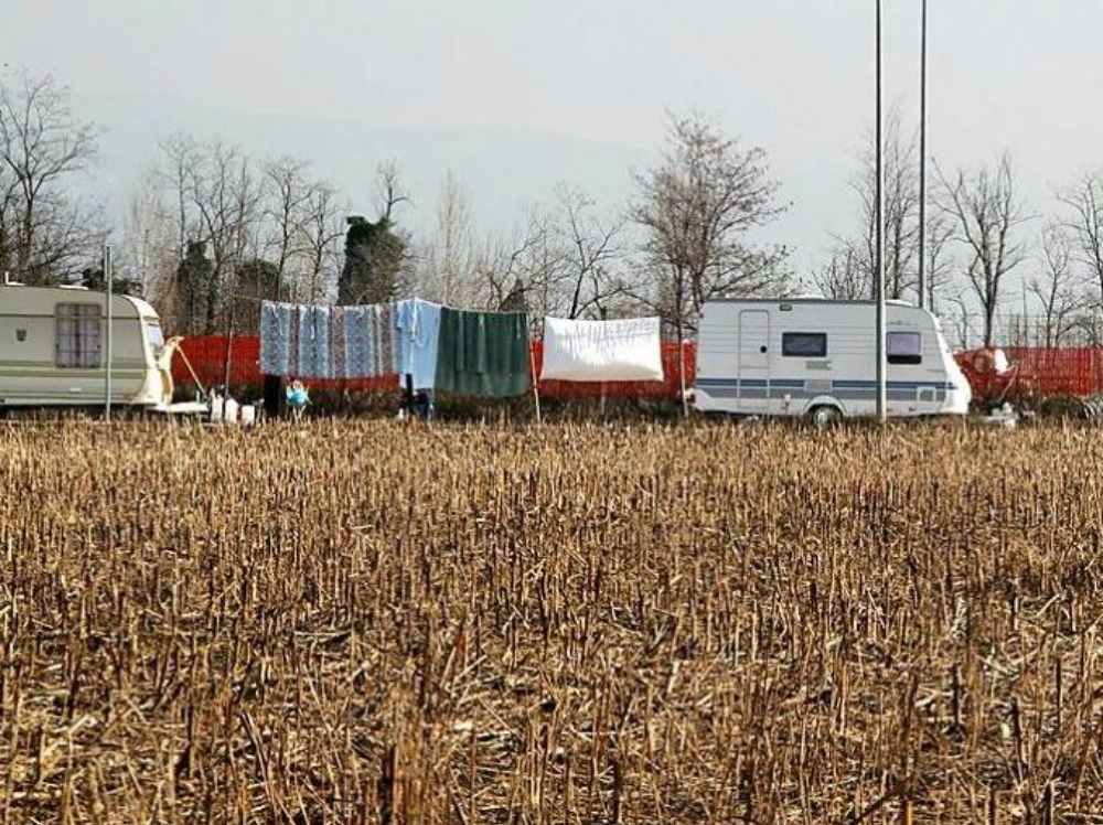 Famiglie rom con bambini e malati cacciate via da San Vito (Vicenza)