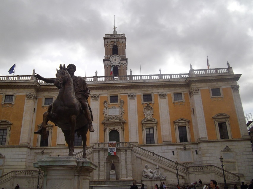 Comune Roma. Doppi stipendi, preoccupa il silenzio del sindaco