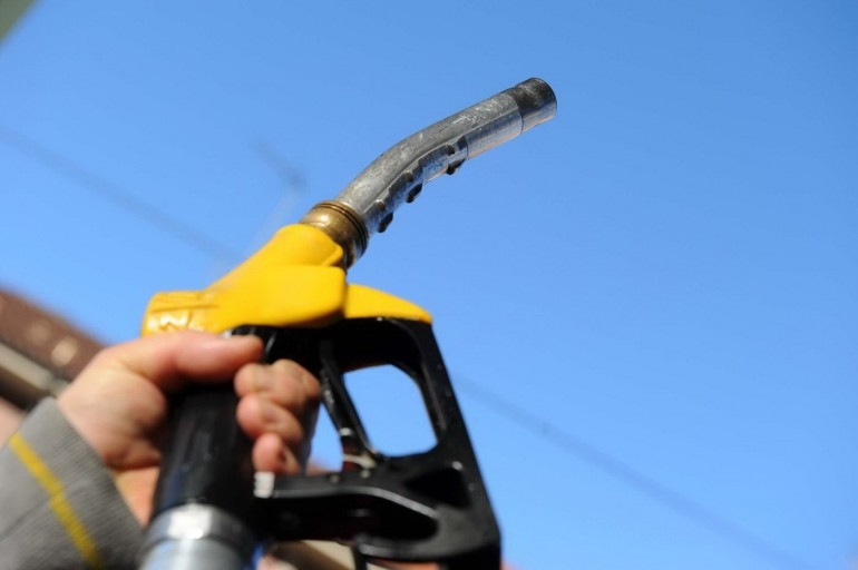 Sulla benzina la tassazione più alta d’Europa