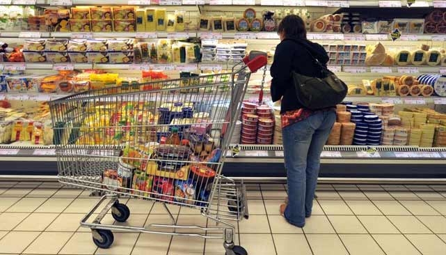 Crisi. Nel 2013 1 famiglia su 3 ha tagliato gli alimenti per 309 euro