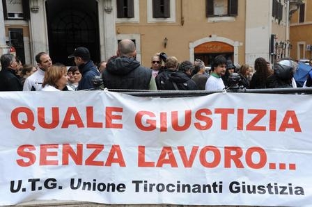 Tirocinanti di nuovo in Piazza. Presidio davanti ministero di Giustizia