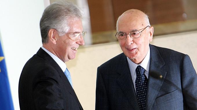 Napolitano risponde ai retroscenisti: “Caso Monti? Tutto fumo”