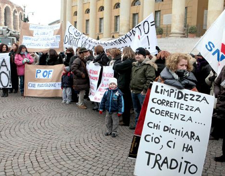 Campidoglio. Insegnanti e educatrici manifestano per salvare le scuole dell’infanzia