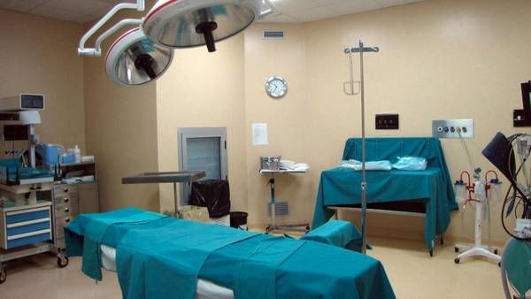Roma, abortisce da sola nel bagno dell’ospedale
