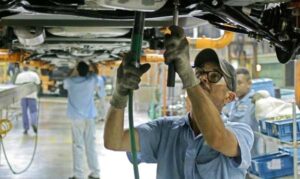 Il  futuro nero dell’Italia senza industria