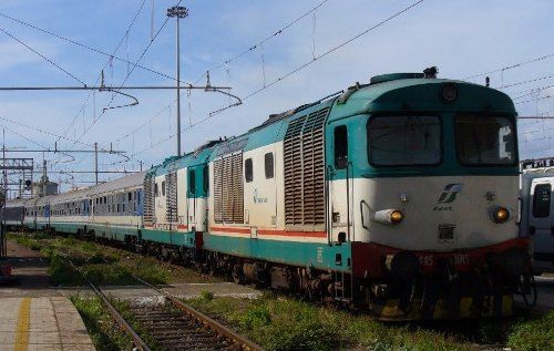 Scontro tra due treni in Calabria. Sei feriti, due gravi