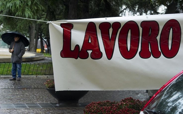 Occupazione in salita in Europa, non in Italia. A salire debito e tensione coi sindacati