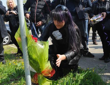 Tiziana Marrone. Il marito si uccise dandosi fuoco, deposta oggi una targa