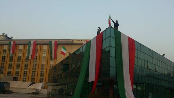 Occupata la romana macinazione. La rivoluzione ricomincia dal pane