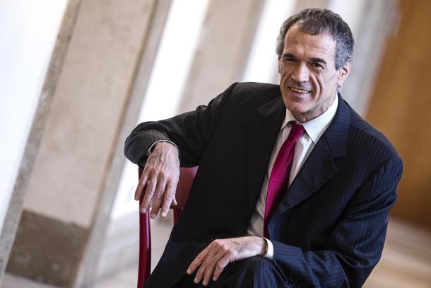 Cottarelli, il tagliatutto. Nel mirino anche vedove, disabili, invalidi e pensioni di guerra