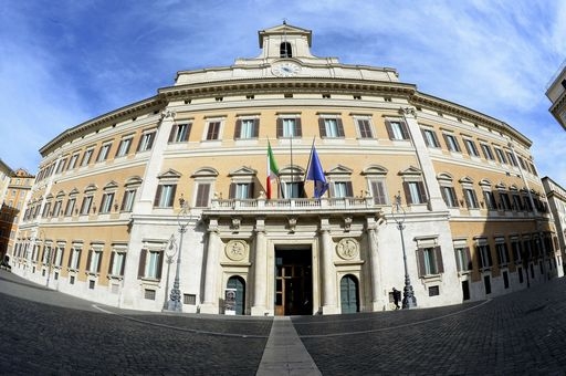 Voto scambio, pene più basse. Disco verde Camera, 310 sì. Ddl torna a Senato