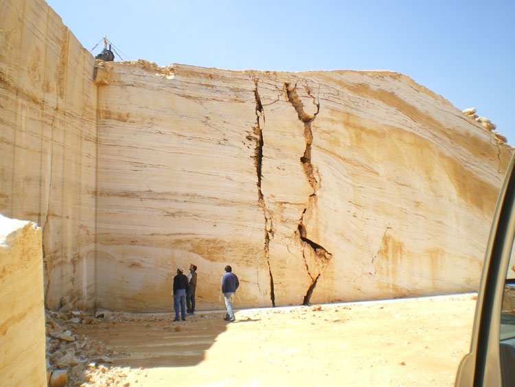 Cave. Malgrado la crisi, quasi 6mila attive e 17mila abbandonate