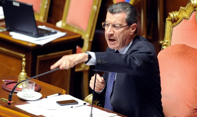 Riforma Senato. I grillini aprono al ddl di Chiti. Nel Pd pressing perché 22 senatori ritirino il testo