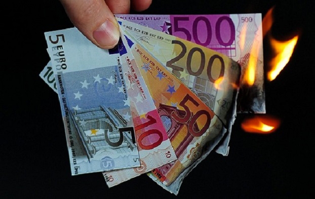 Bce, interviene su una economia ferma. Tra calo dei consumi e rischio deflazione