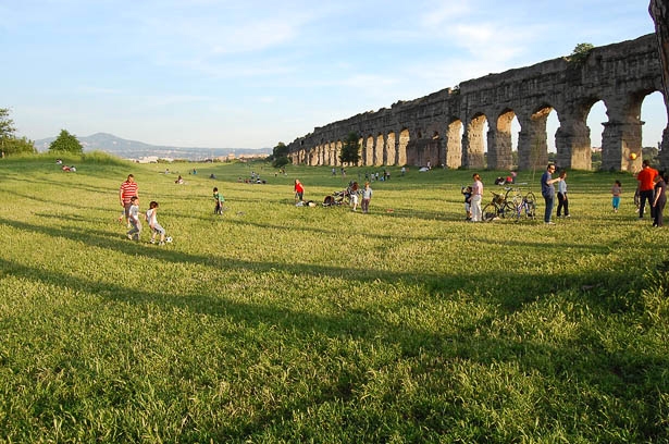 Rifiuti. ‘Meno monnezza più bellezza’, l’iniziativa al Parco Appia Antica