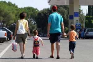 Consumo delle famiglie italiani, istat e confcommercio