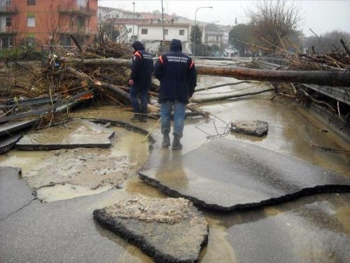 Maltempo. E’ stato d’emergenza. Nelle Marche, due morti
