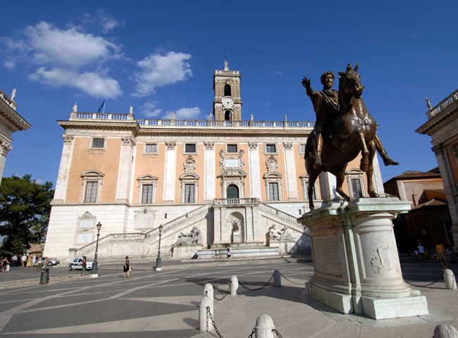 Roma. I sindacati a Marino, non è illegale il salario accessorio. Assemblea dei capitolini