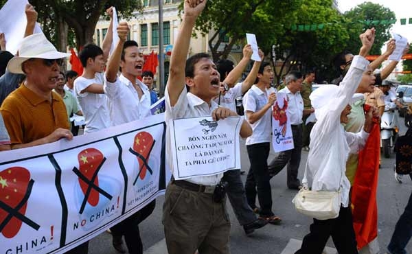 Caos in Vietnam contro la Cina. Attaccata impianto a Taiwan. 1 morto e 100 feriti