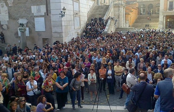 Campidoglio. Diecimila lavoratori in piazza. Marino s’impegni o sarà sciopero